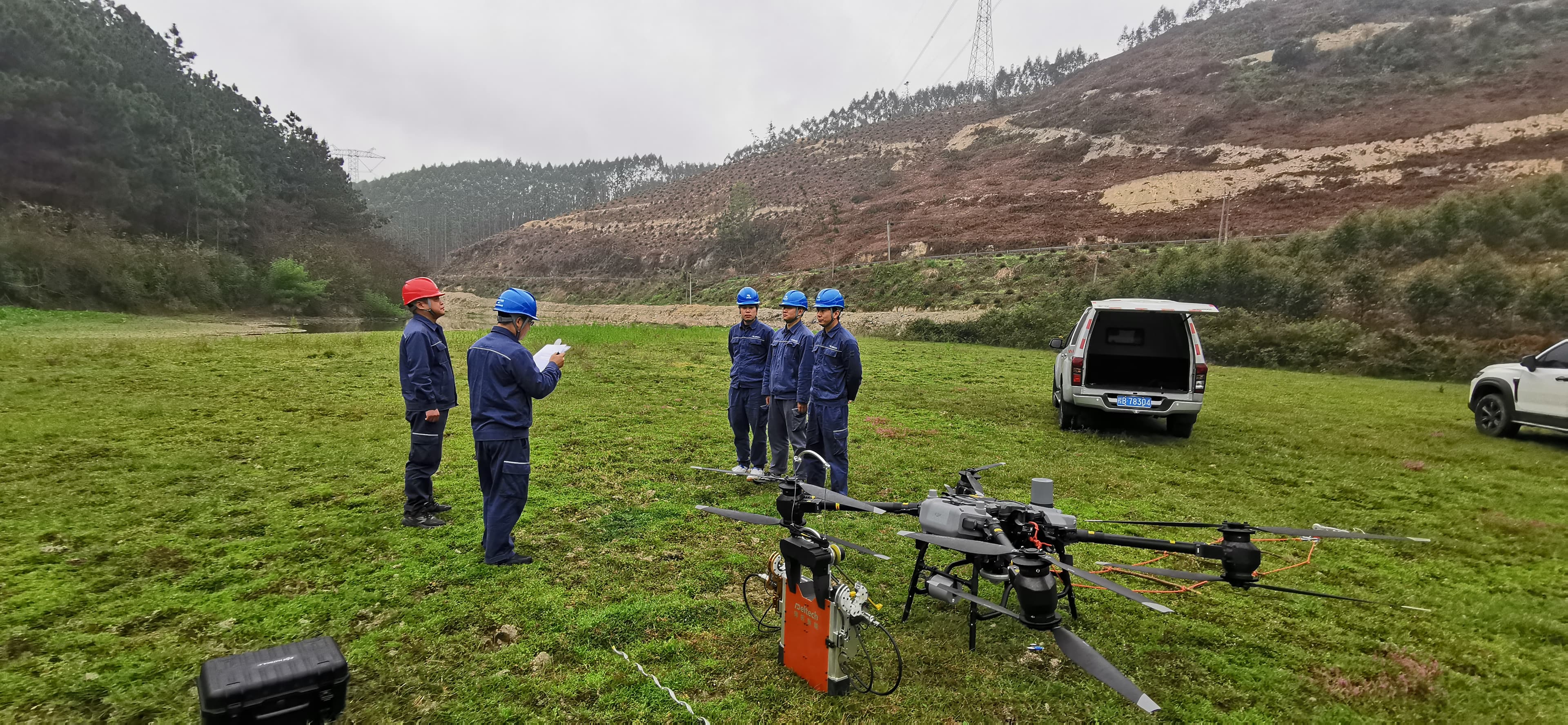 现场联调与挂载测试持续推进，验证复杂场景作业能力